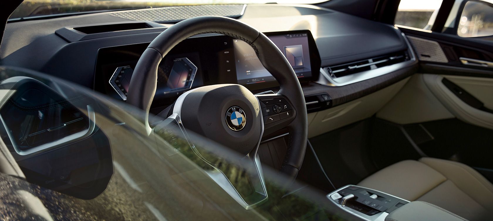 A BMW 2 ACTIVE TOURER ÚJ BELSŐ DIZÁJNJA.